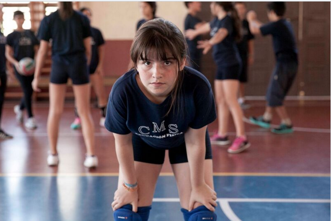 Julia Lübbert en Rara, de Pepa San Martín.